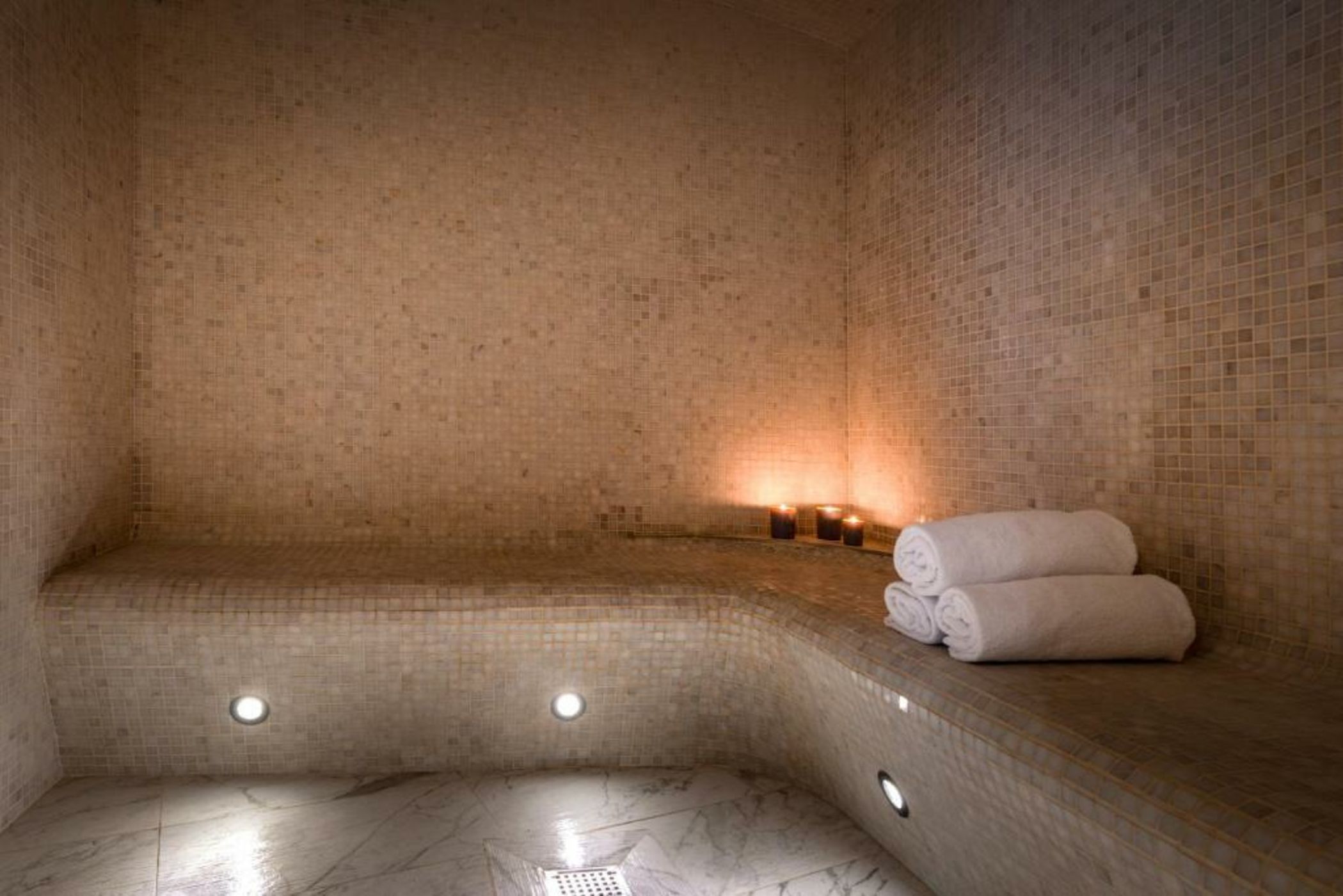 Le Louis Versailles Château - MGallery