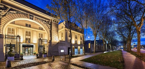 Le Louis Versailles Château - MGallery