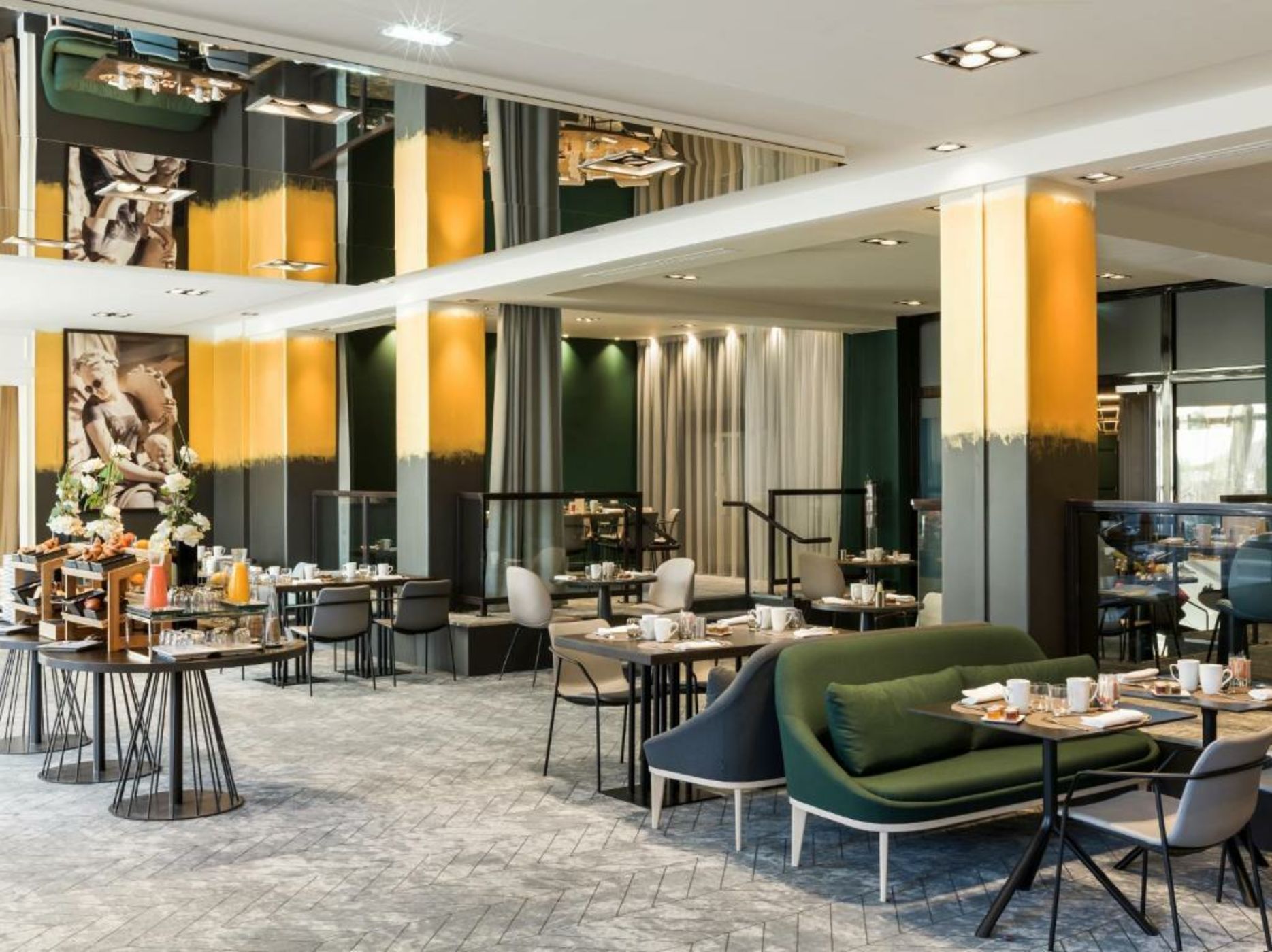 Le Louis Versailles Château - MGallery