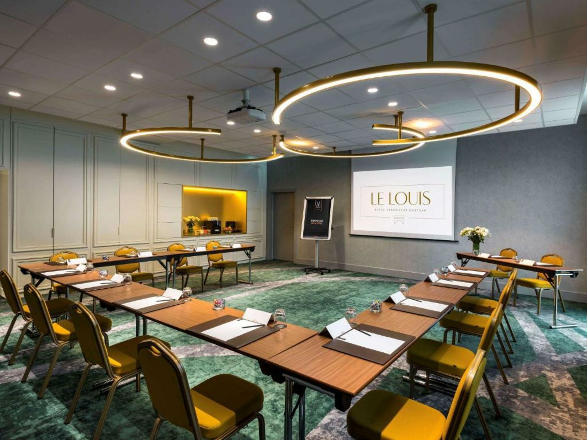 Le Louis Versailles Château - MGallery