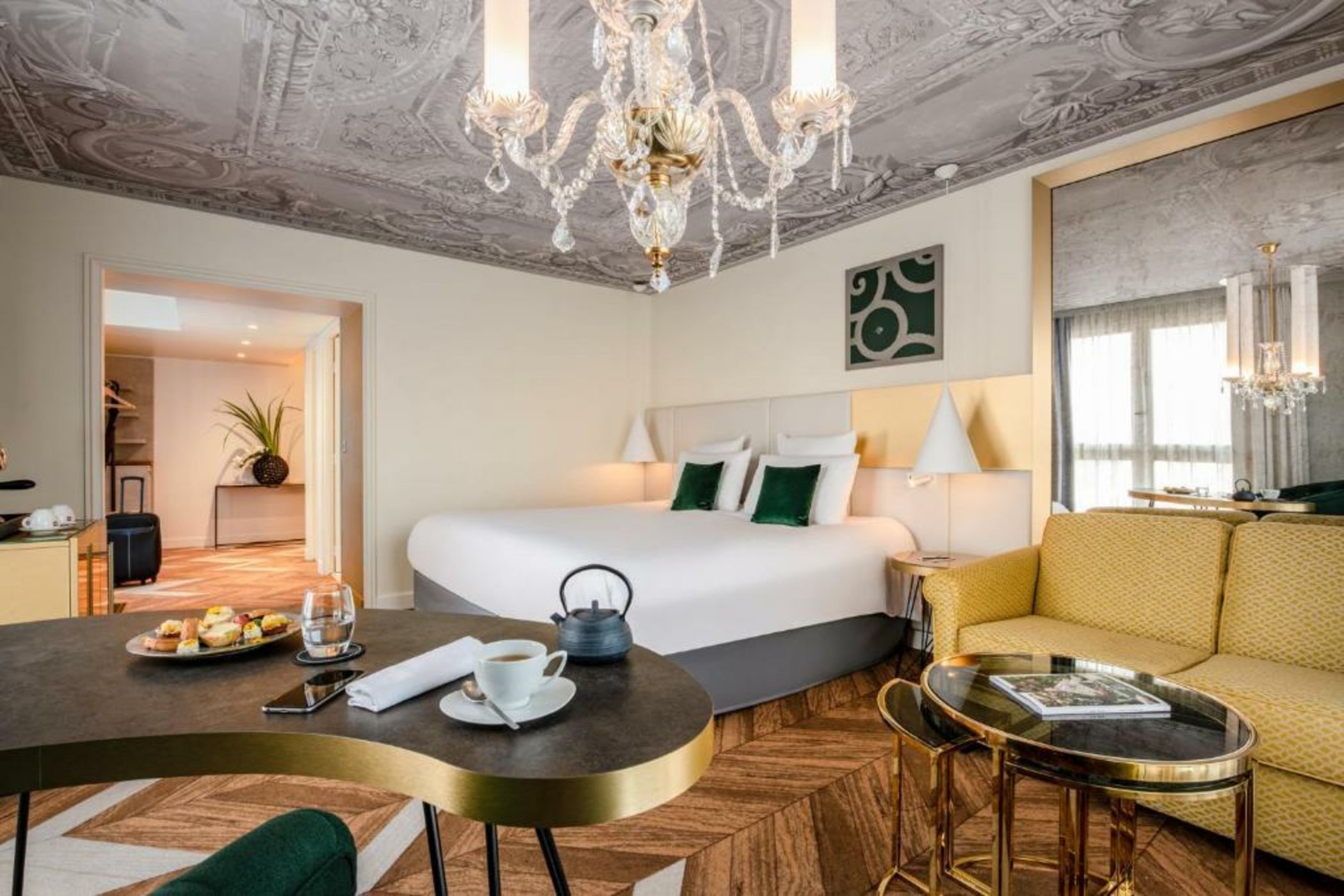 Le Louis Versailles Château - MGallery