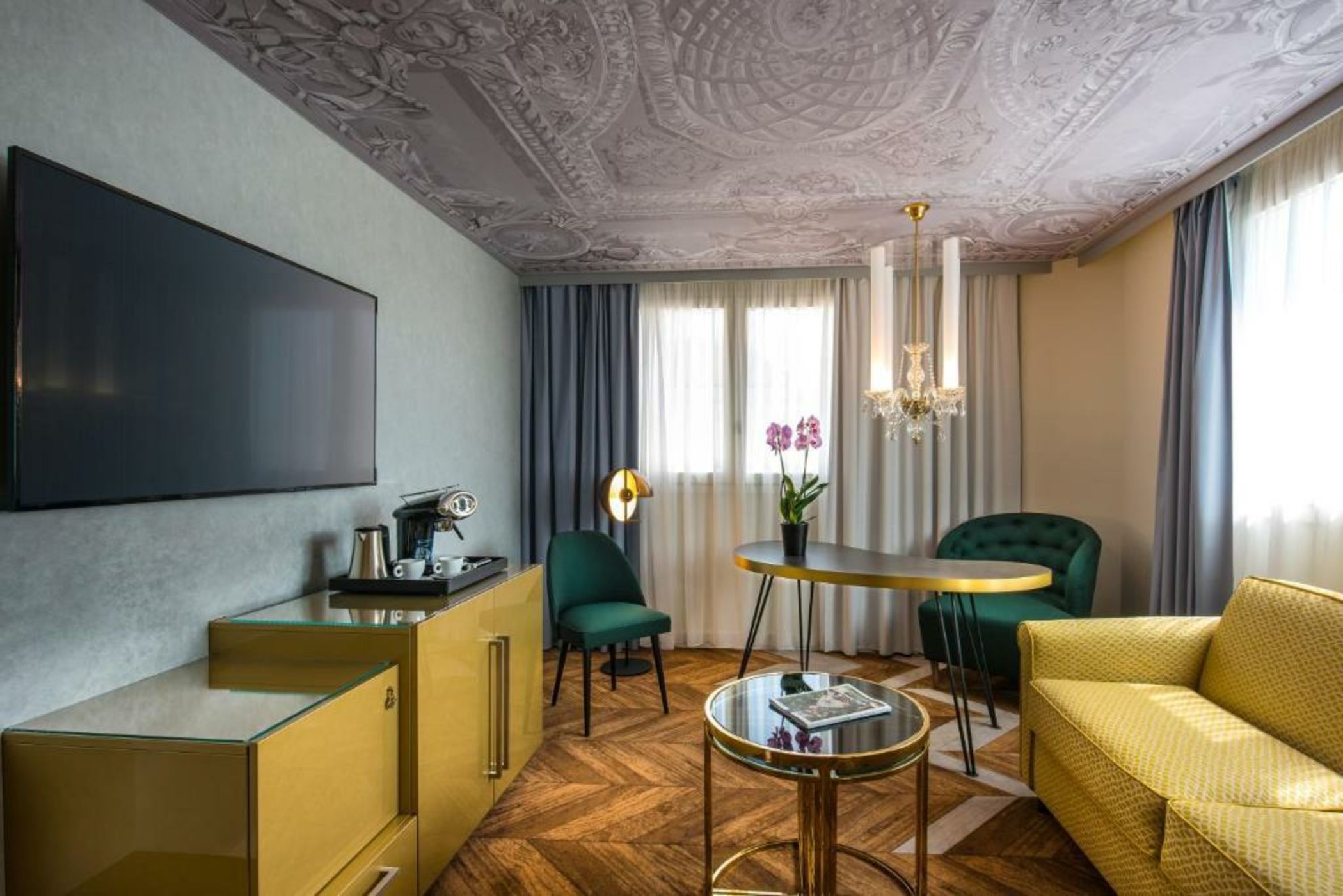 Le Louis Versailles Château - MGallery