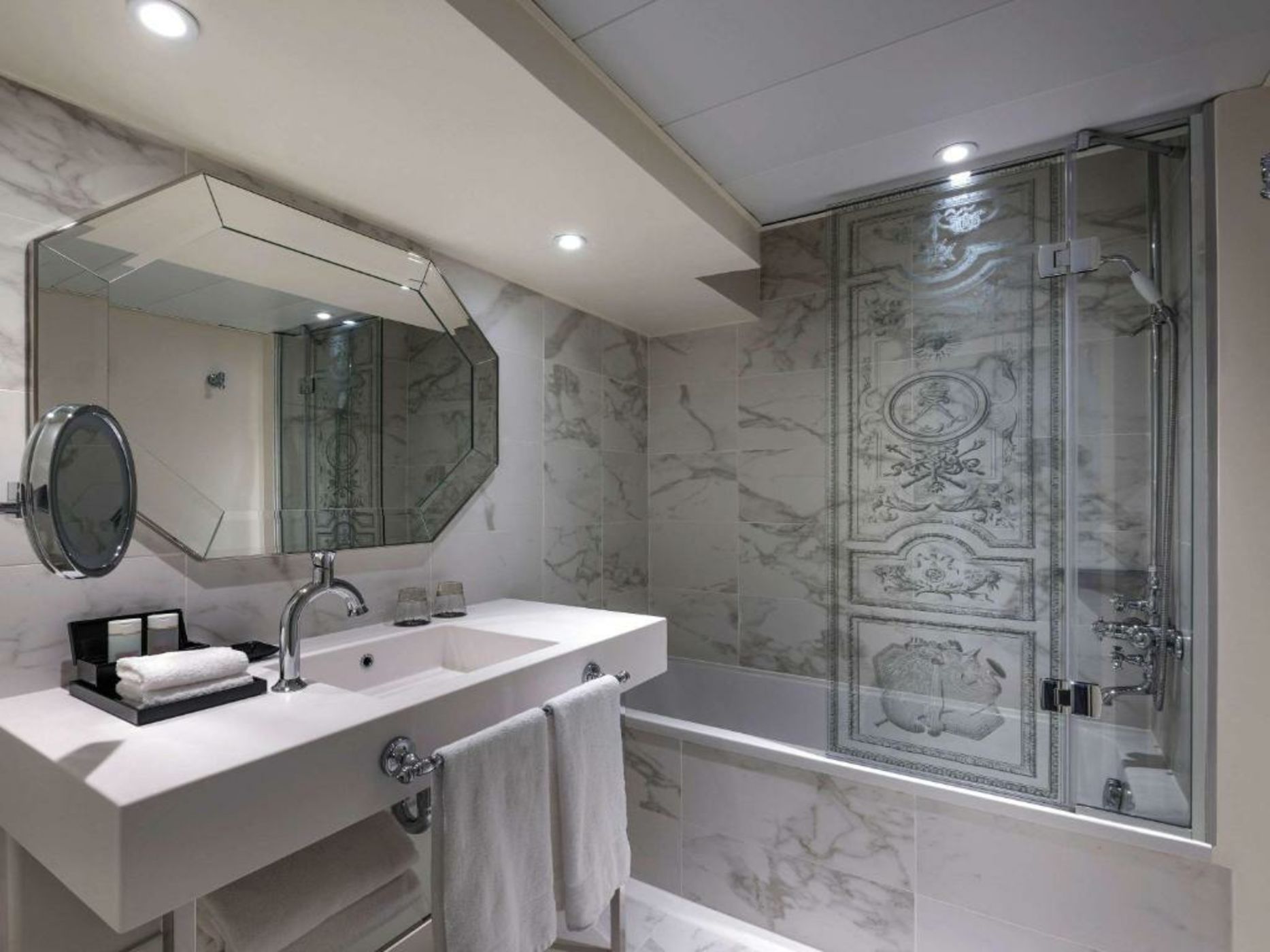 Le Louis Versailles Château - MGallery