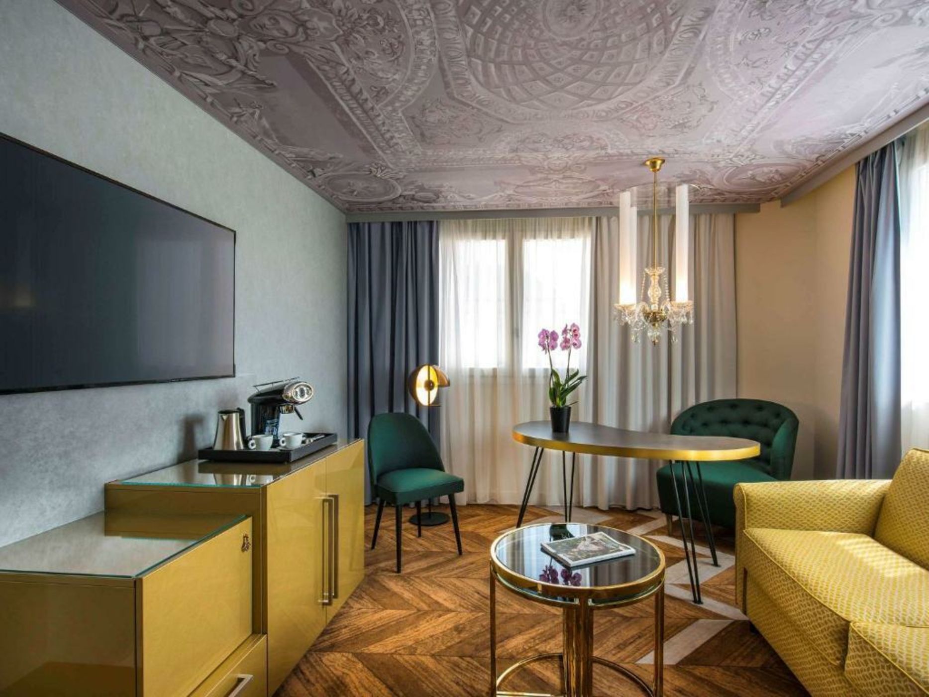 Le Louis Versailles Château - MGallery