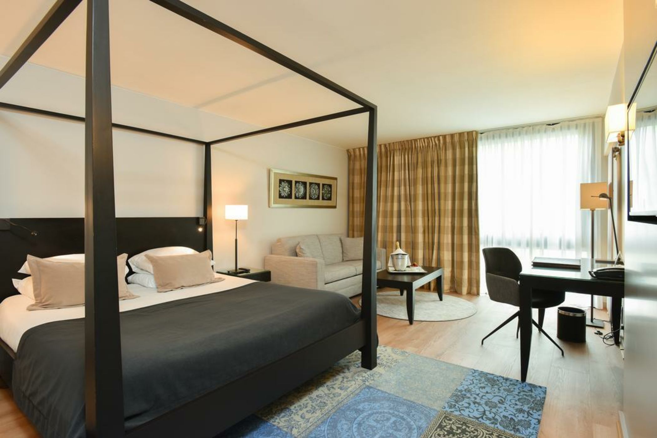 Martin's Château Du Lac