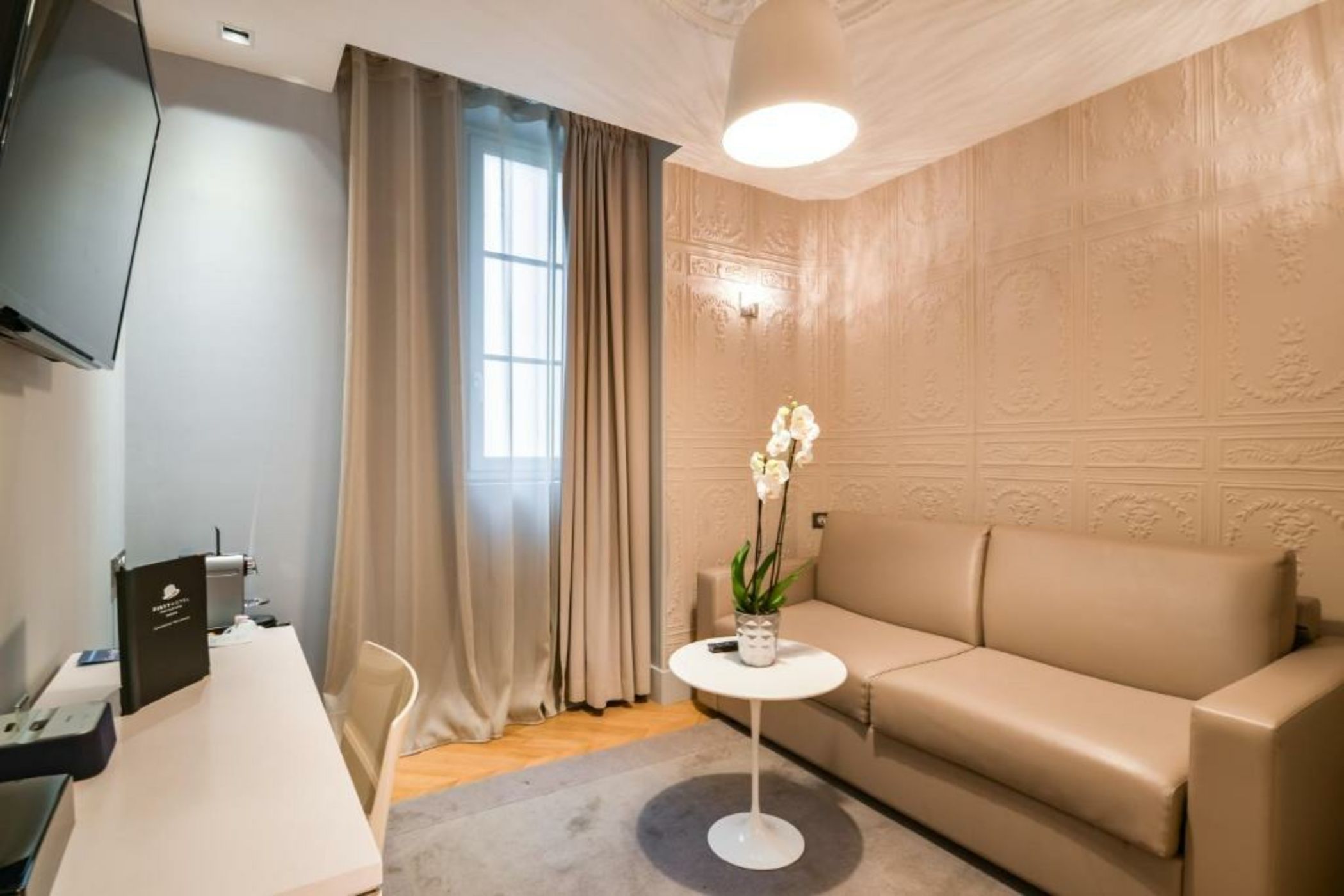 First Hotel Paris Tour Eiffel