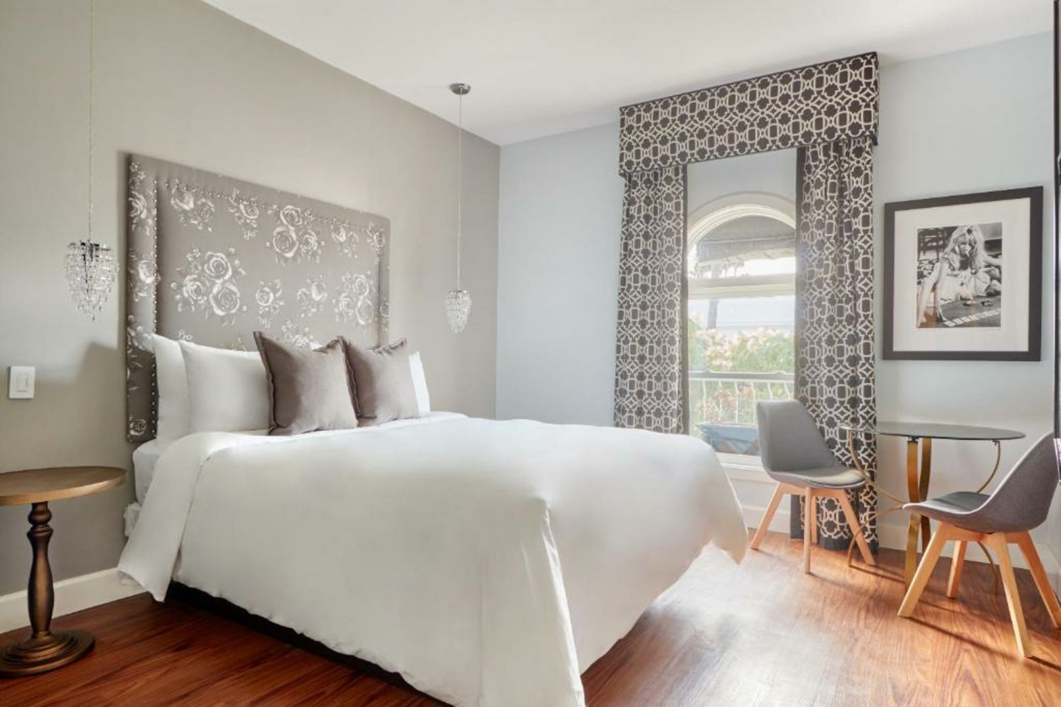 Sonder l The Crescent