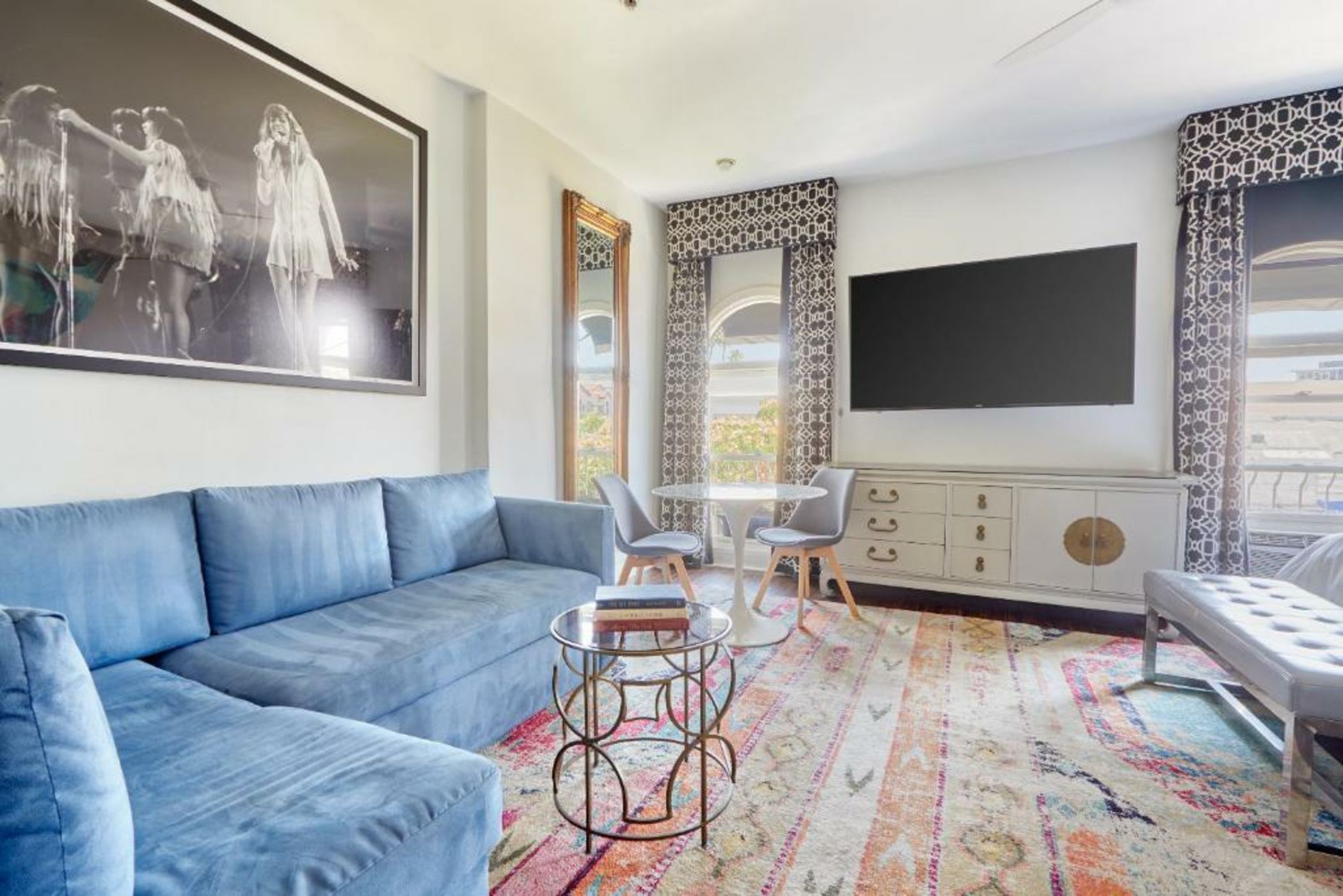 Sonder l The Crescent