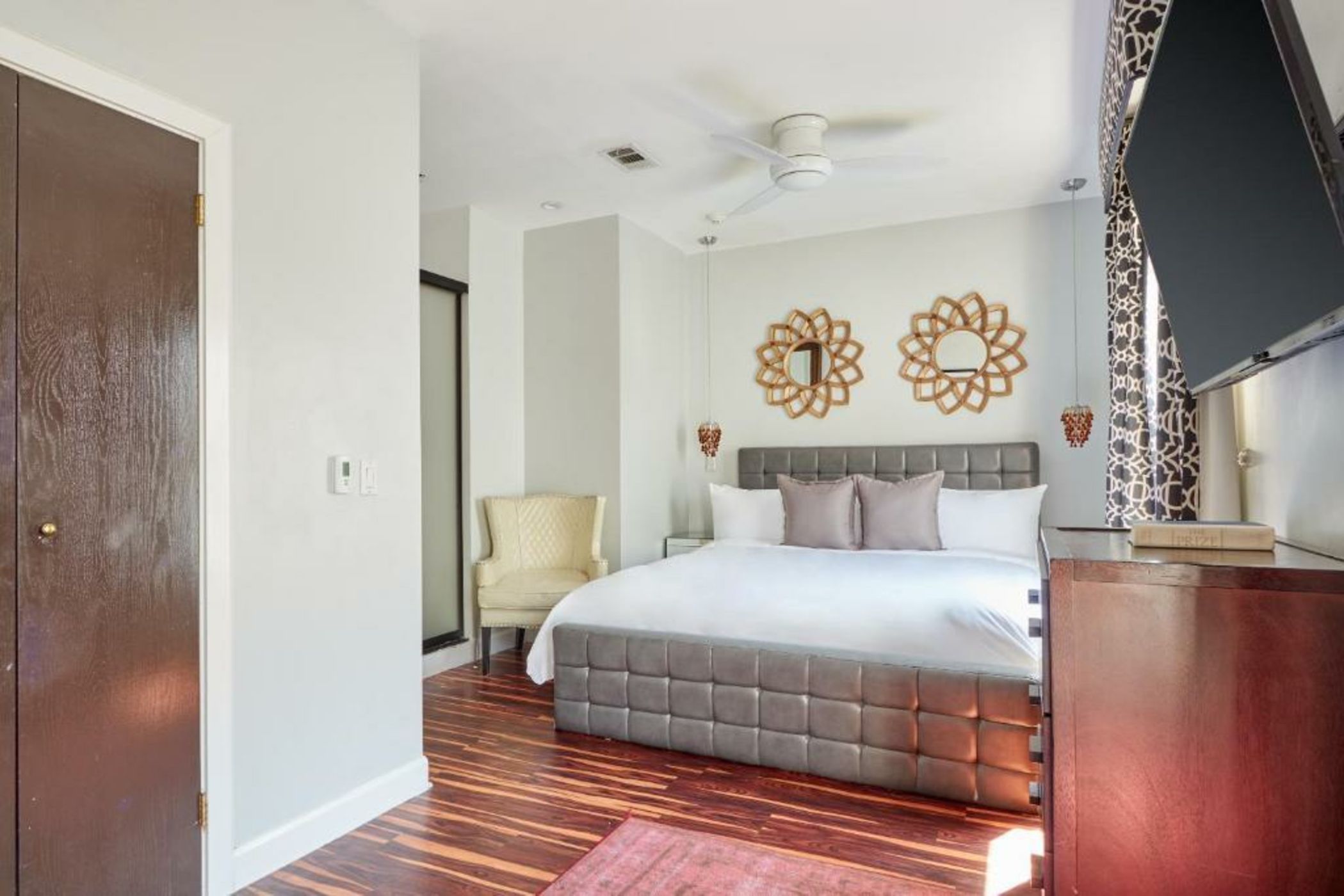 Sonder l The Crescent