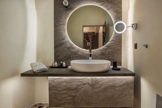 Sun Rocks Boutique Hotel