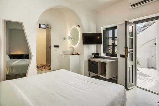 Sun Rocks Boutique Hotel
