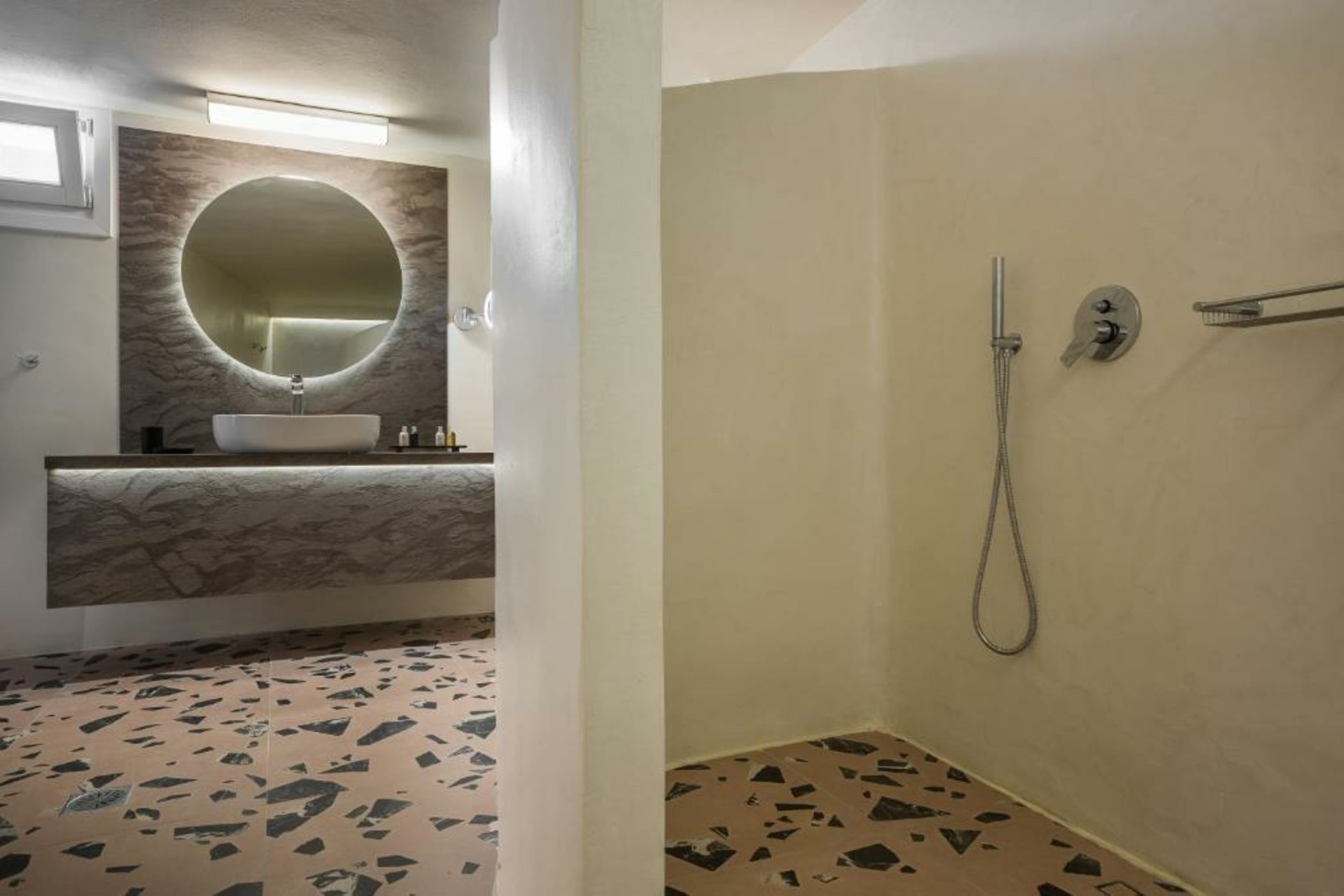 Sun Rocks Boutique Hotel