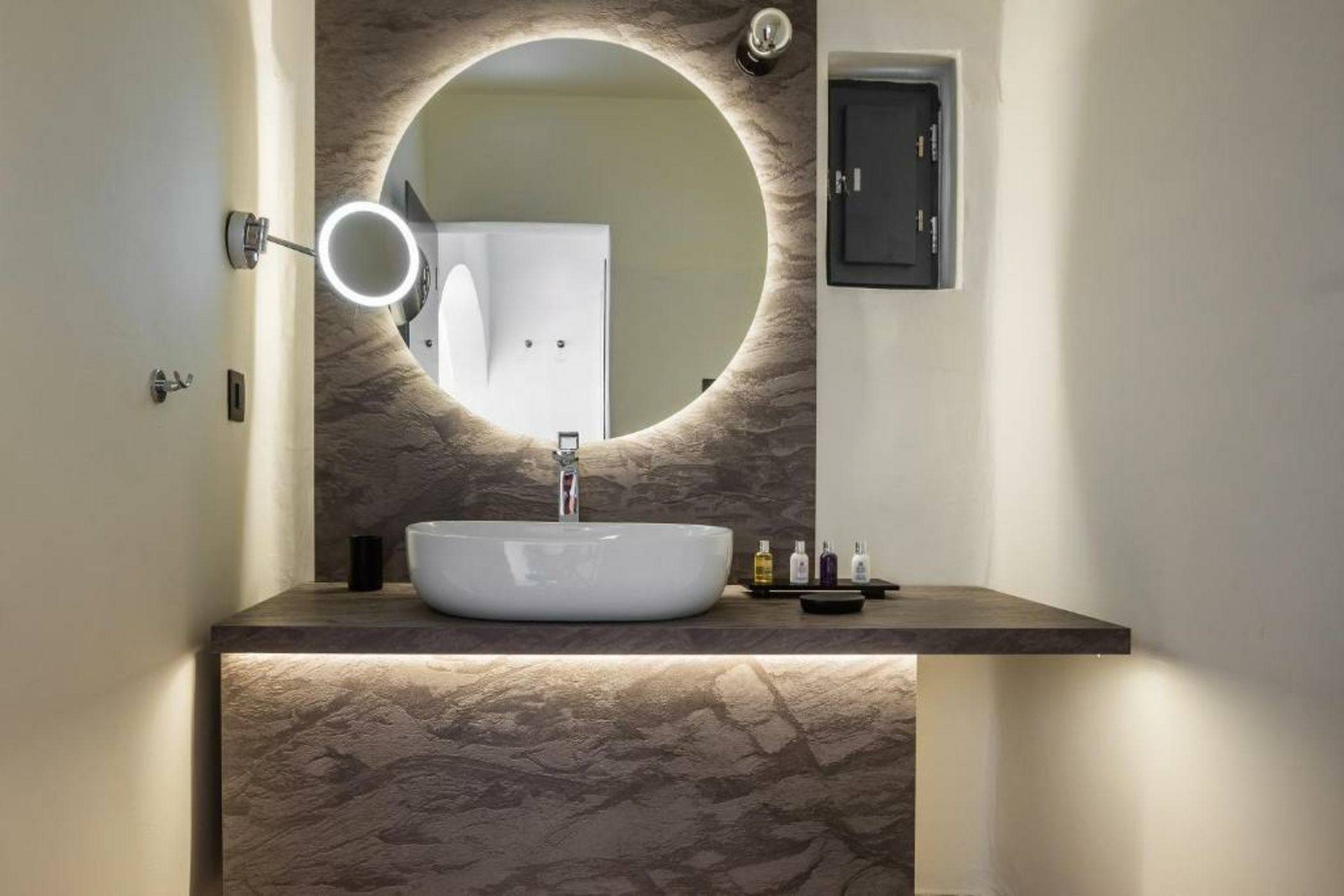 Sun Rocks Boutique Hotel