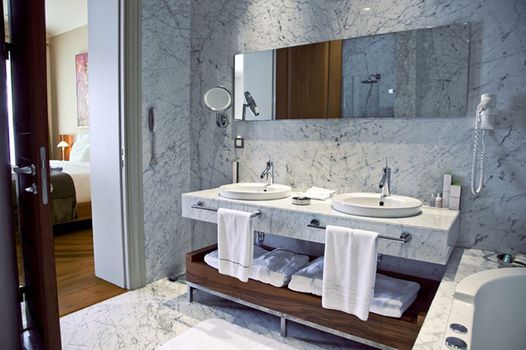 Tomtom Suites