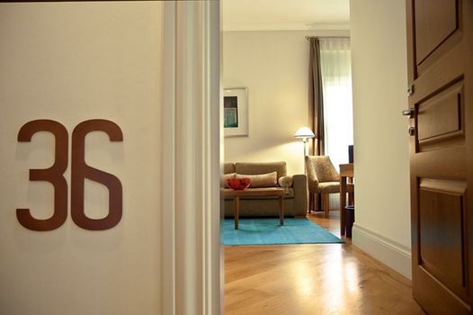 Tomtom Suites