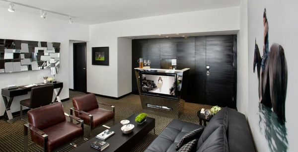 Alexander Hotel
