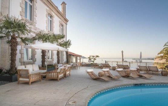 The Albatroz Hotel