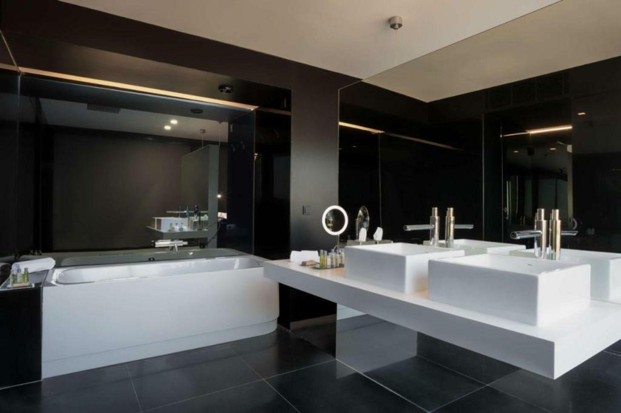 DoubleTree by Hilton Lisbon Fontana Park