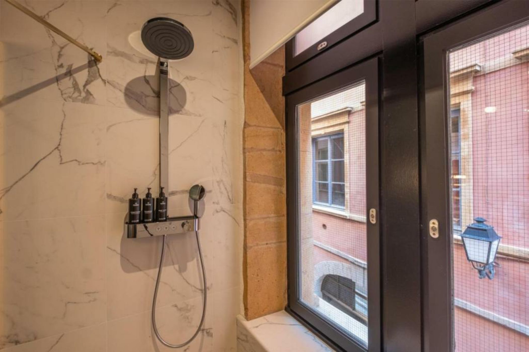 Cour des Loges Lyon, A Radisson Collection Hotel