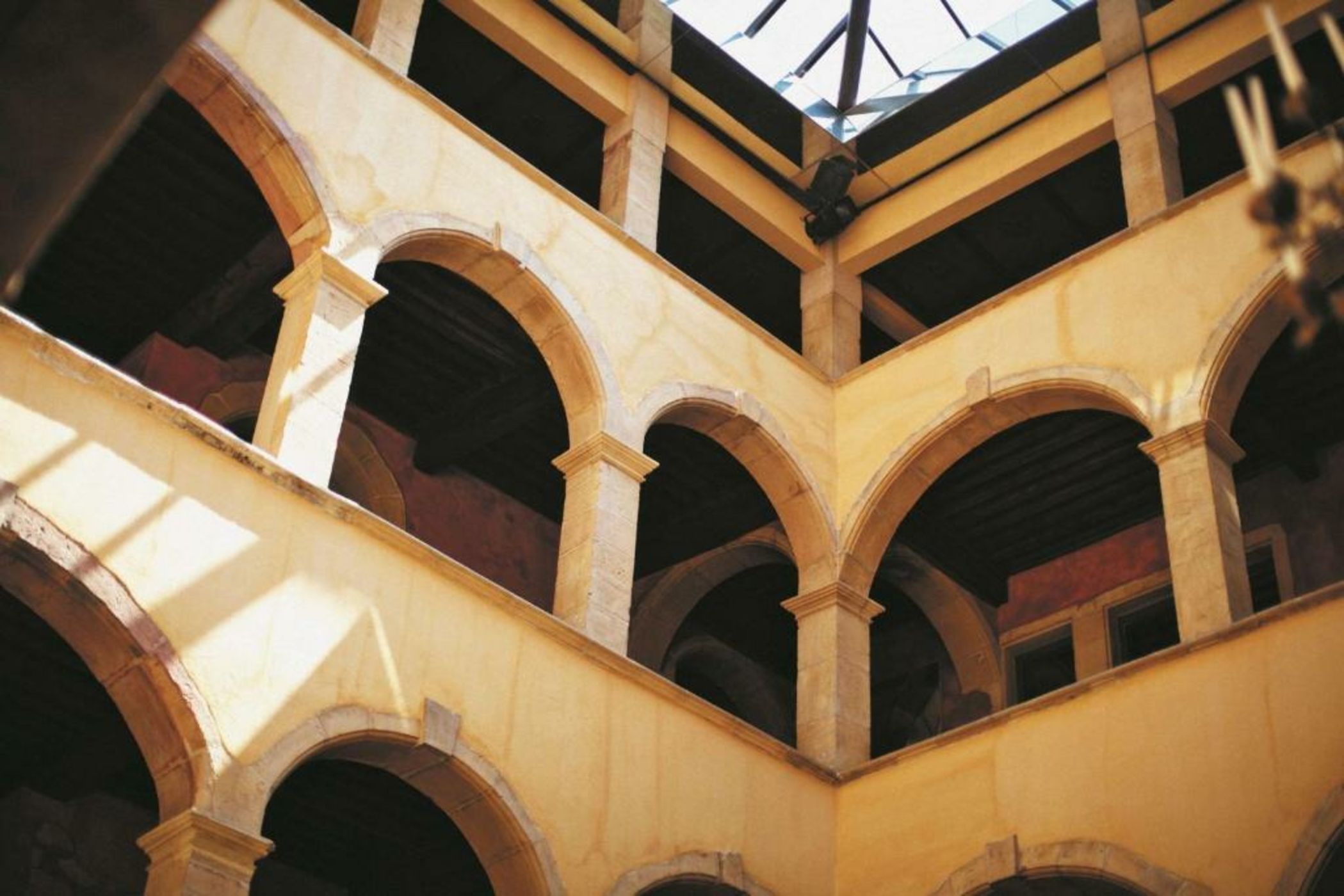 Cour des Loges Lyon, a Radisson Collection Hotel
