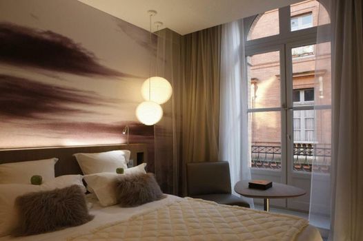 Le Grand Balcon Hotel