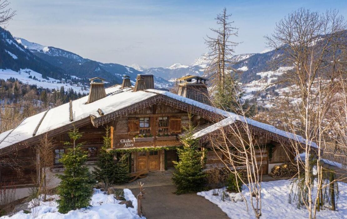 Les Chalets du Mont d'Arbois Megeve, a Four Seasons Hotel, a Design Boutique Hotel Megève, France Les Chalets du Mont d'Arbois Megeve, a Four Seasons Hotel, a Design Boutique Hotel Megève, France