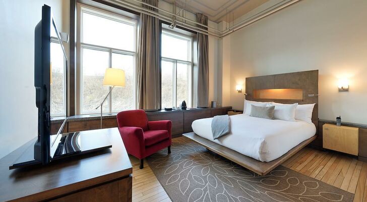 Hotel 71