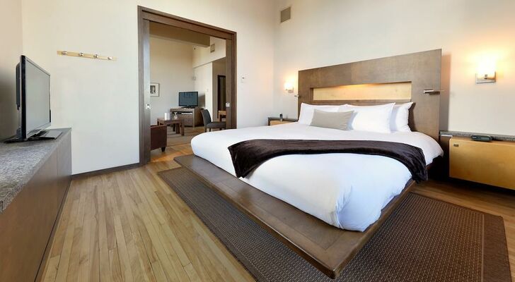 Hotel 71
