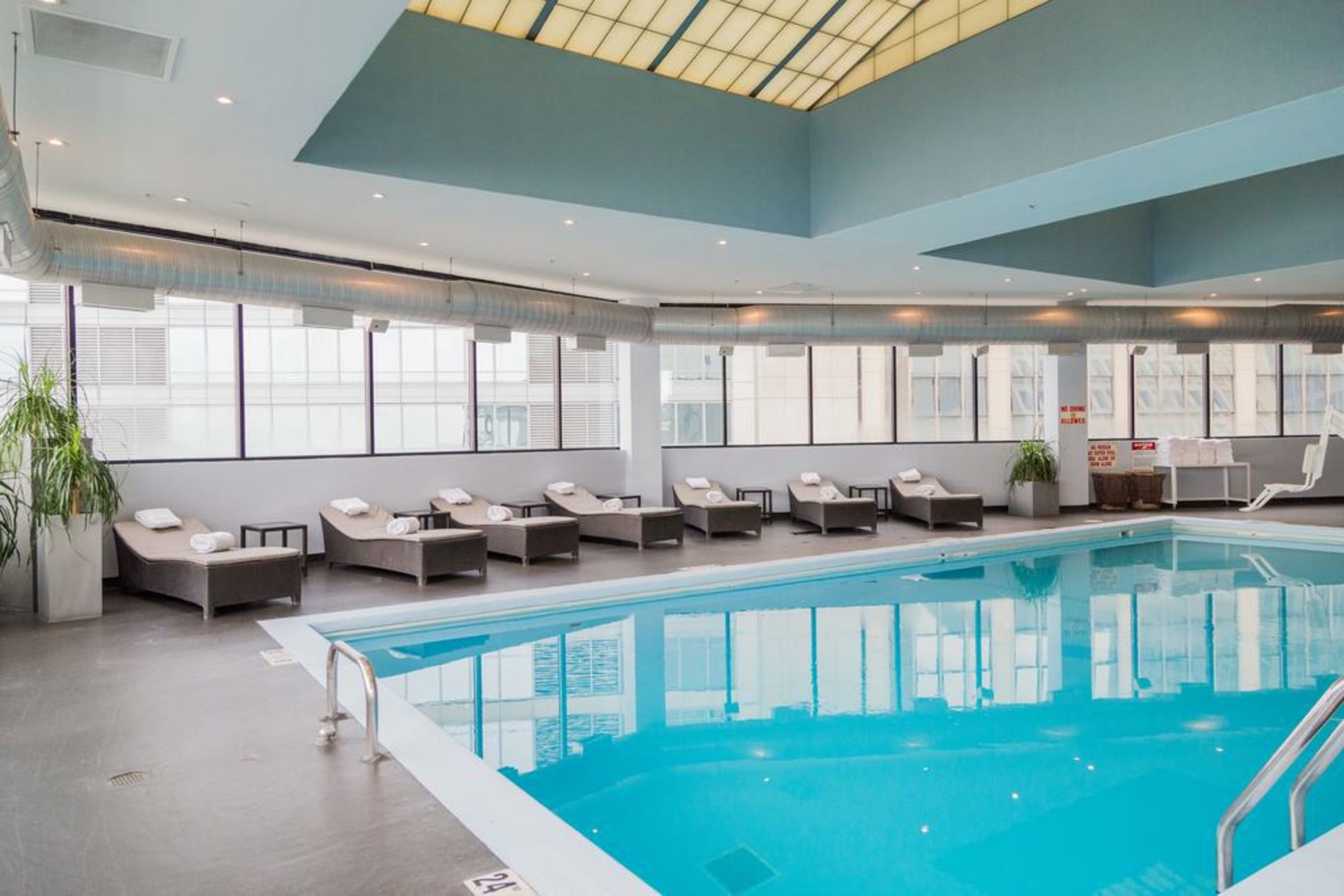 W Chicago - Lakeshore