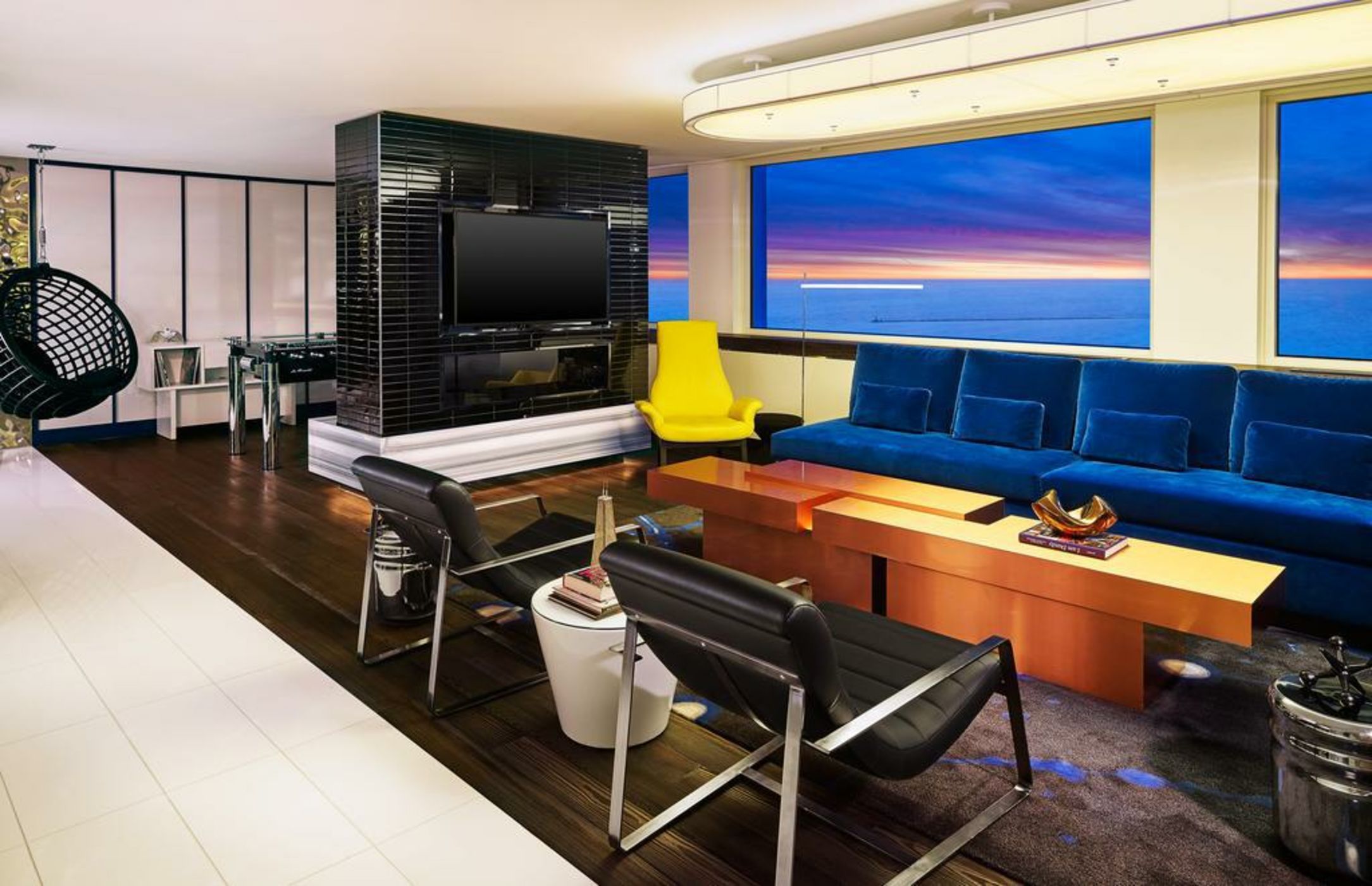 W Chicago - Lakeshore