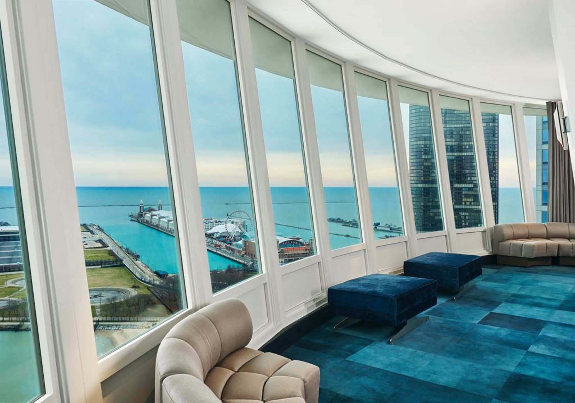 W Chicago - Lakeshore