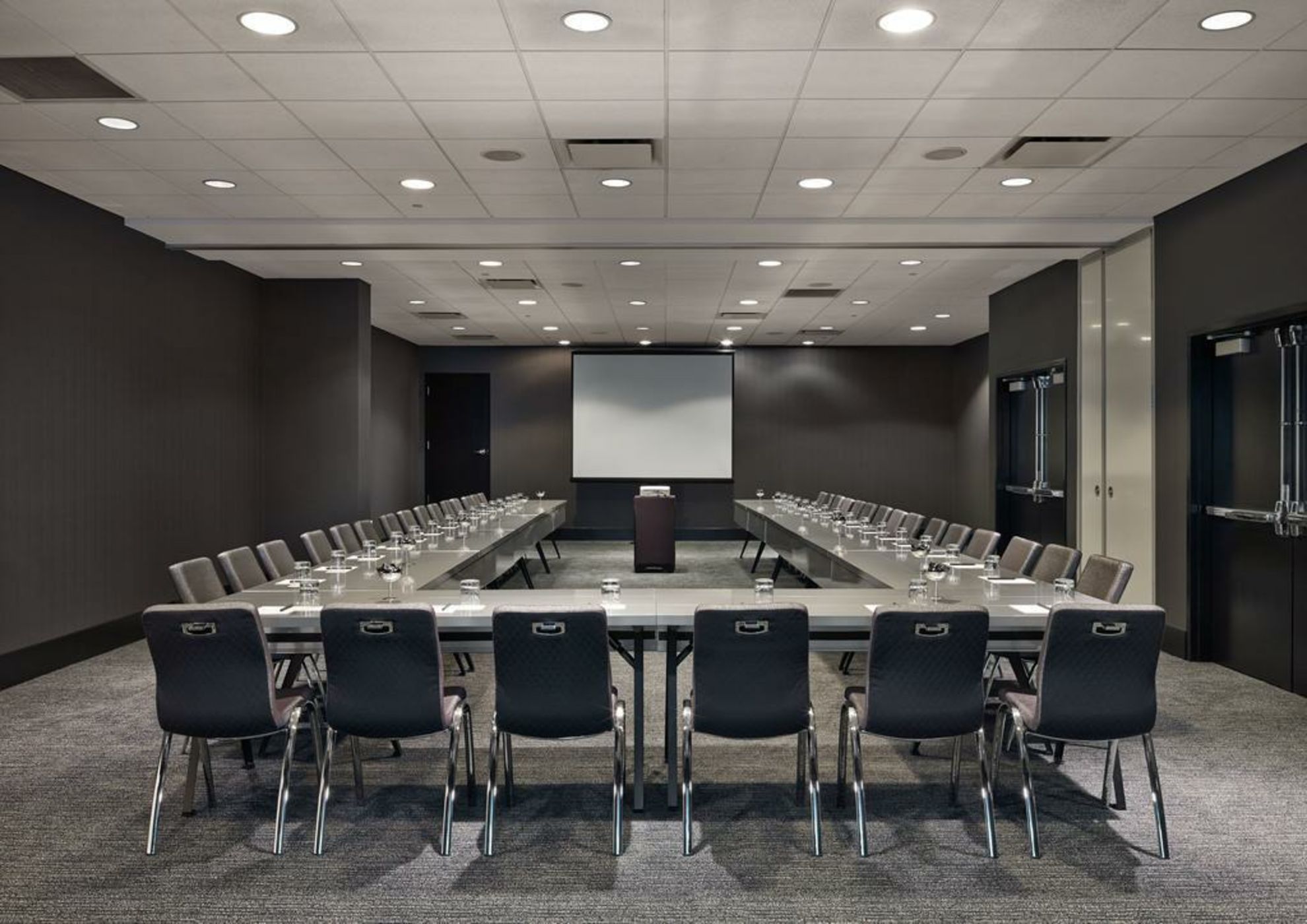 W Chicago - Lakeshore