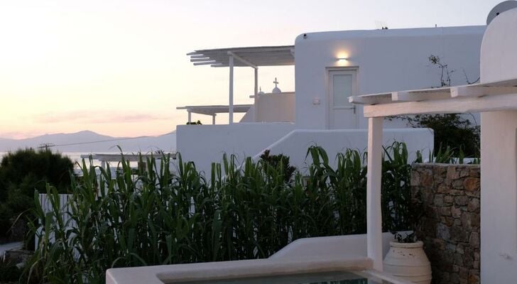 Ostraco Suites