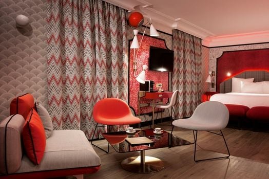 Idol Hotel