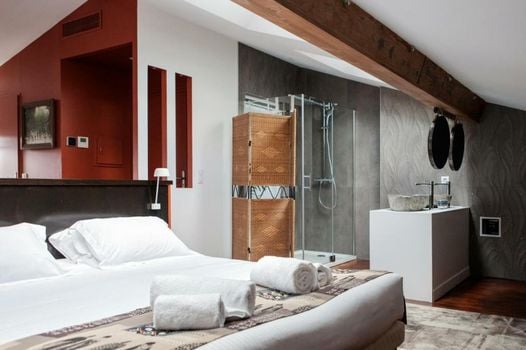 Une Chambre Chez Dupont
