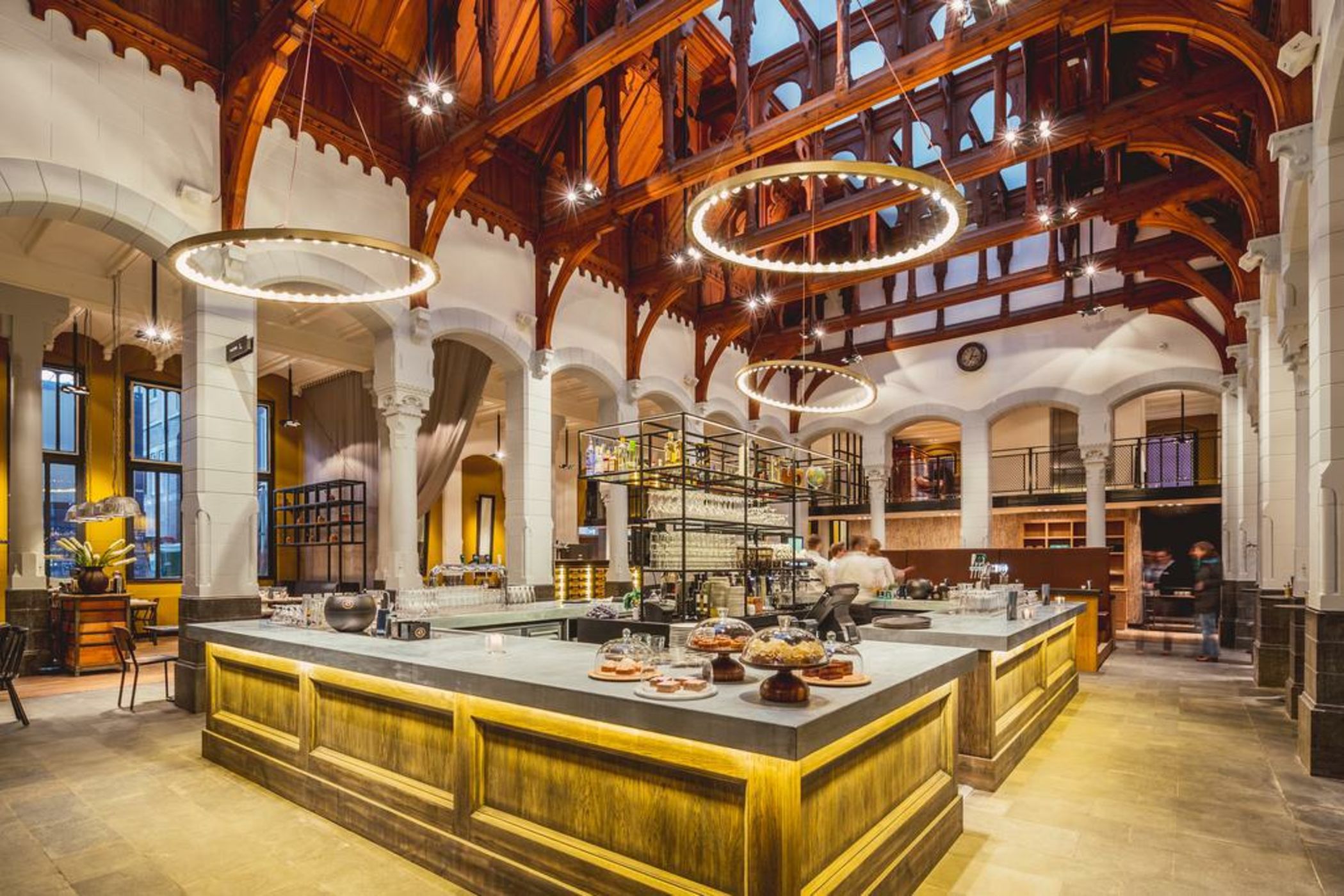 Post-Plaza Hotel & Grand Café