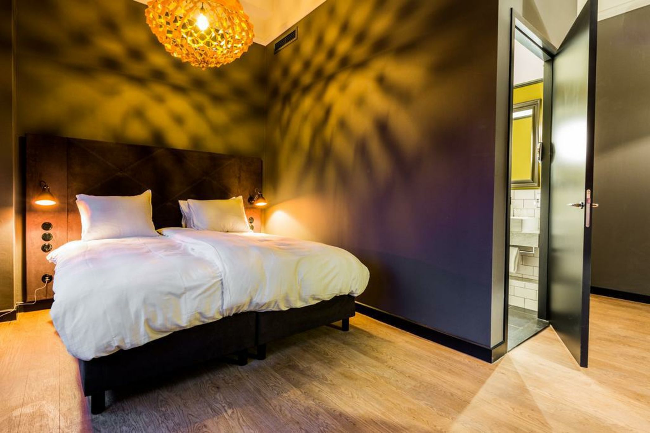 Post-Plaza Hotel & Grand Café