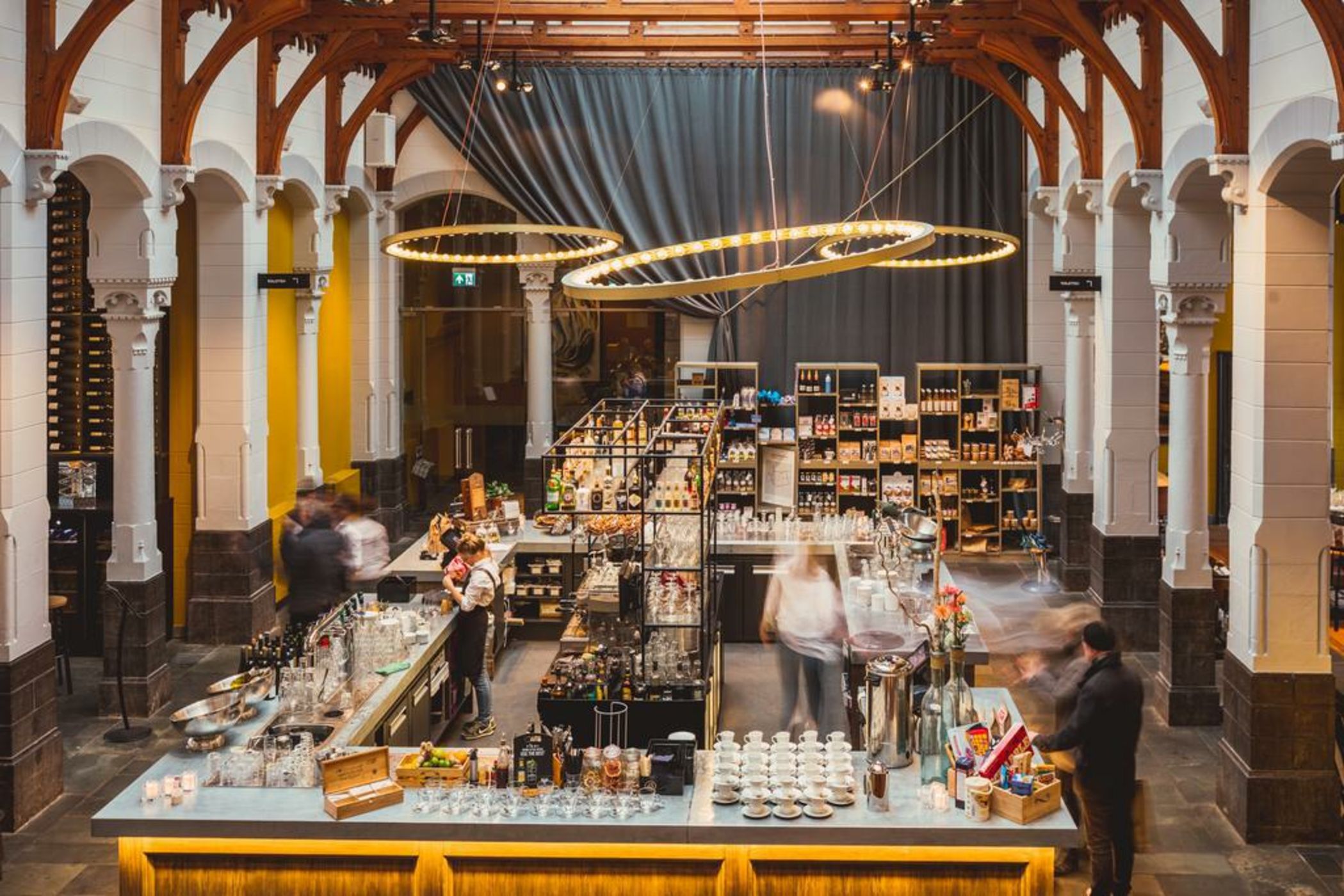 Post-Plaza Hotel & Grand Café