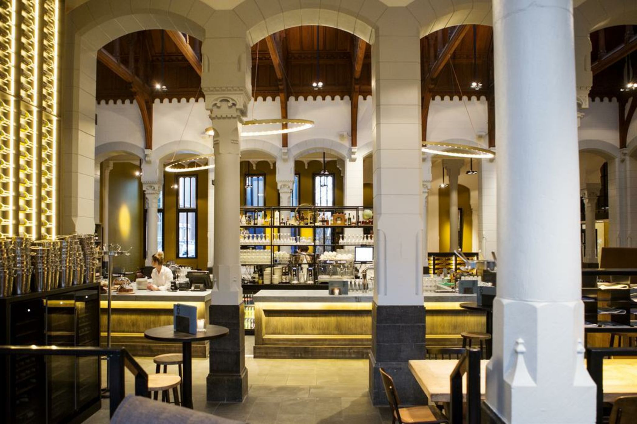 Post-Plaza Hotel & Grand Café