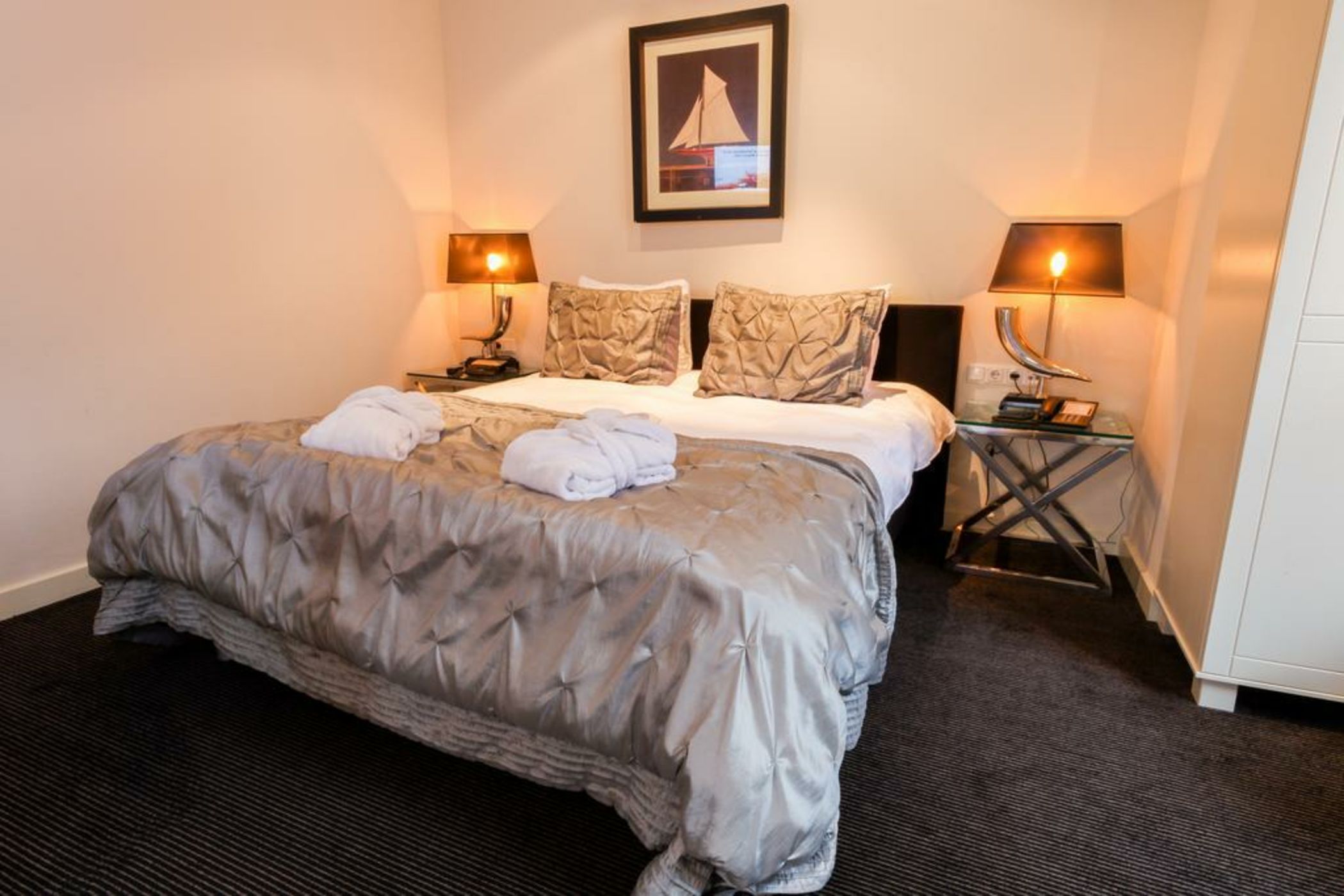 Post-Plaza Hotel & Grand Café