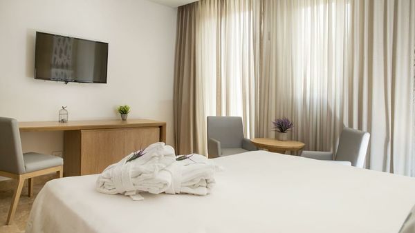 Arsenal Hotel