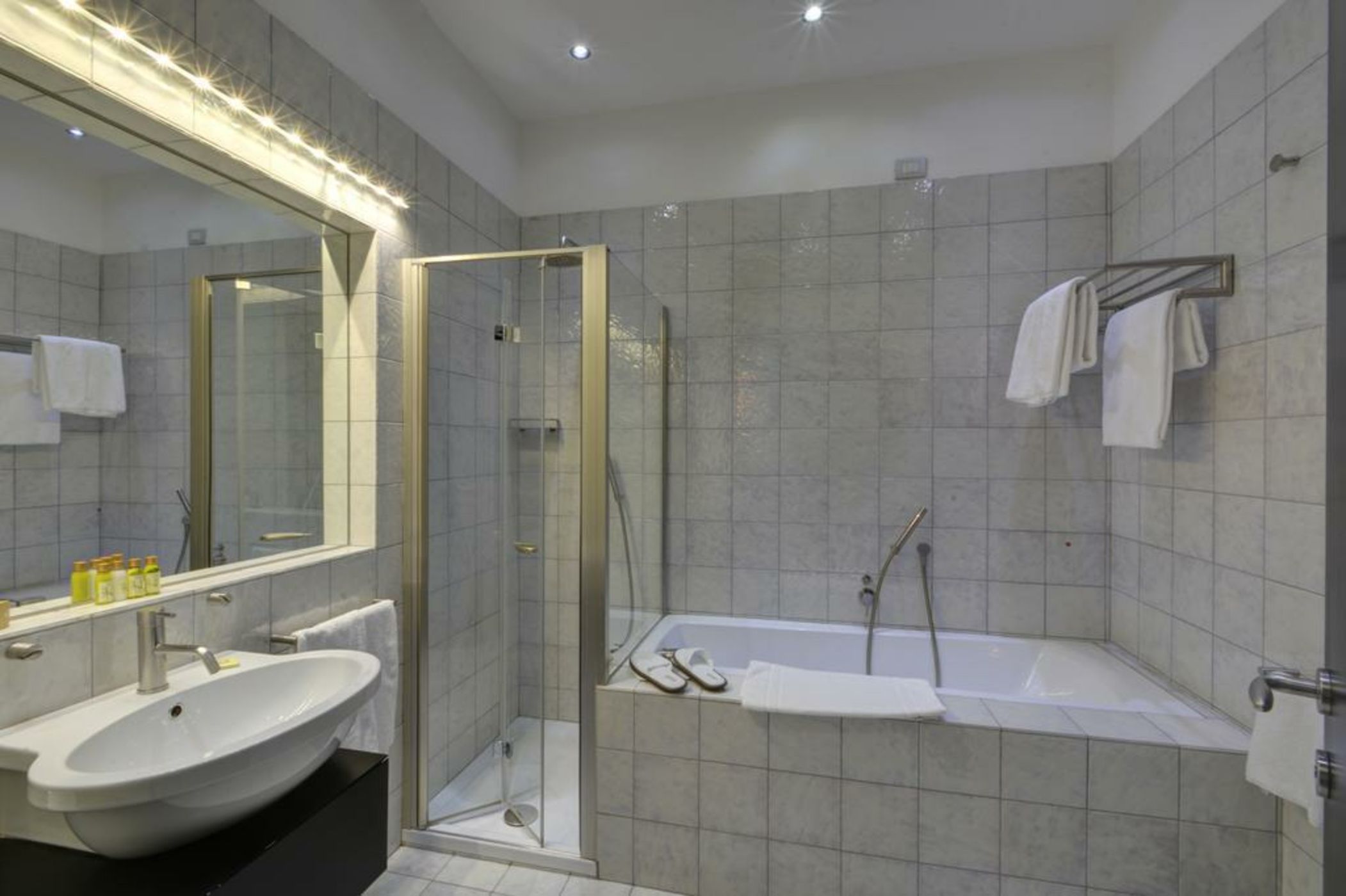 Duparc Contemporary Suites