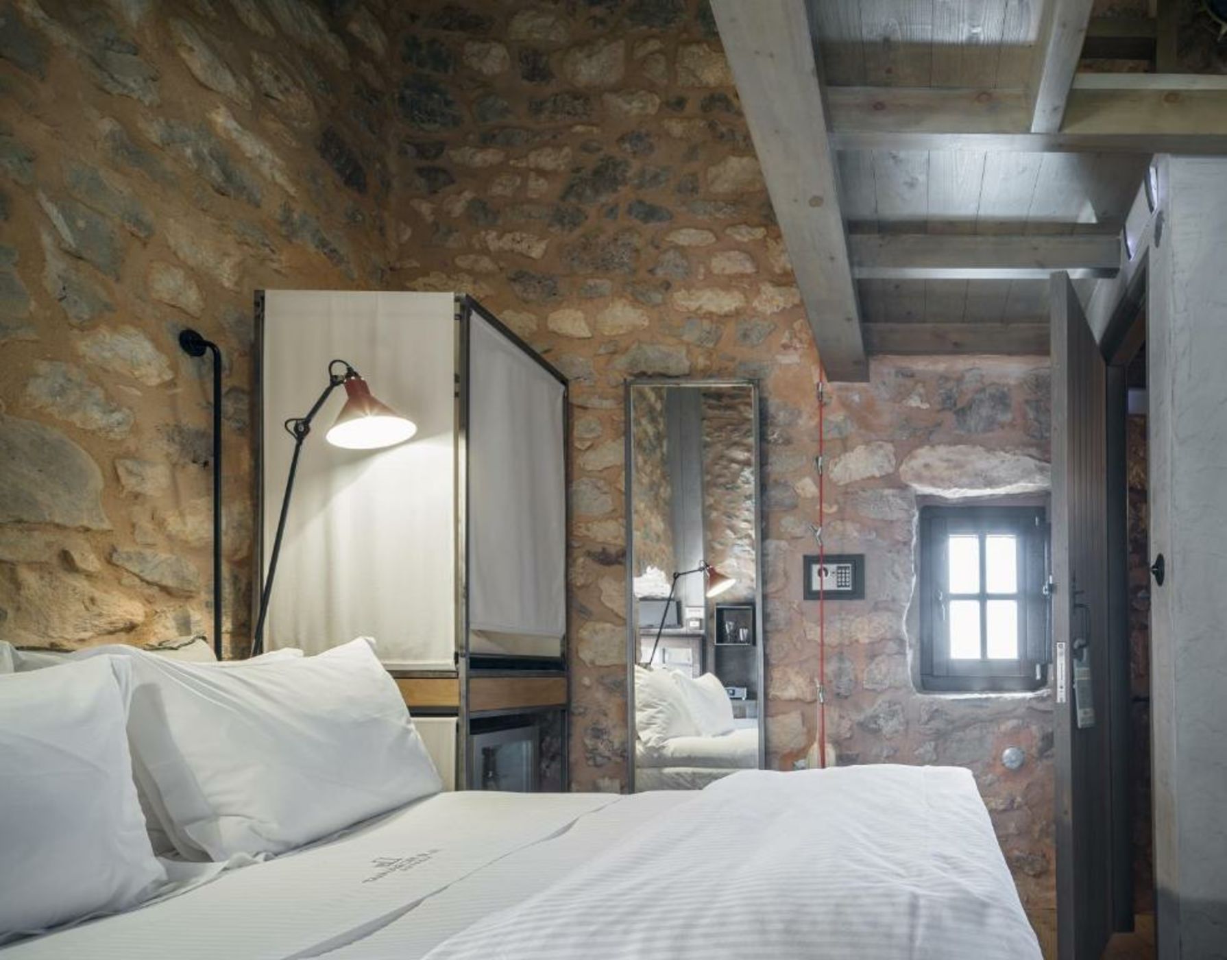 Tainaron Blue Retreat