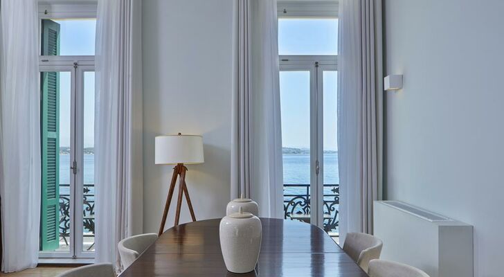 Poseidonion Grand Hotel