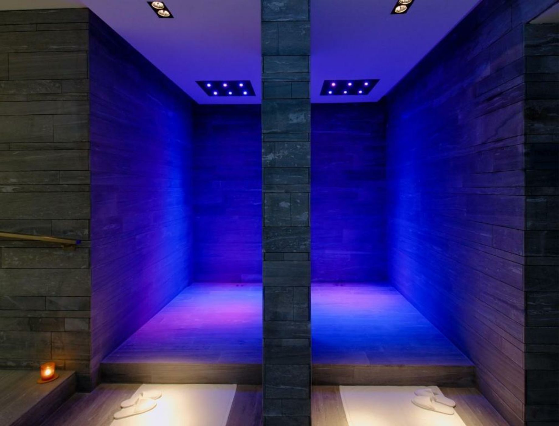 Hôtel de Bourgtheroulde, Autograph Collection