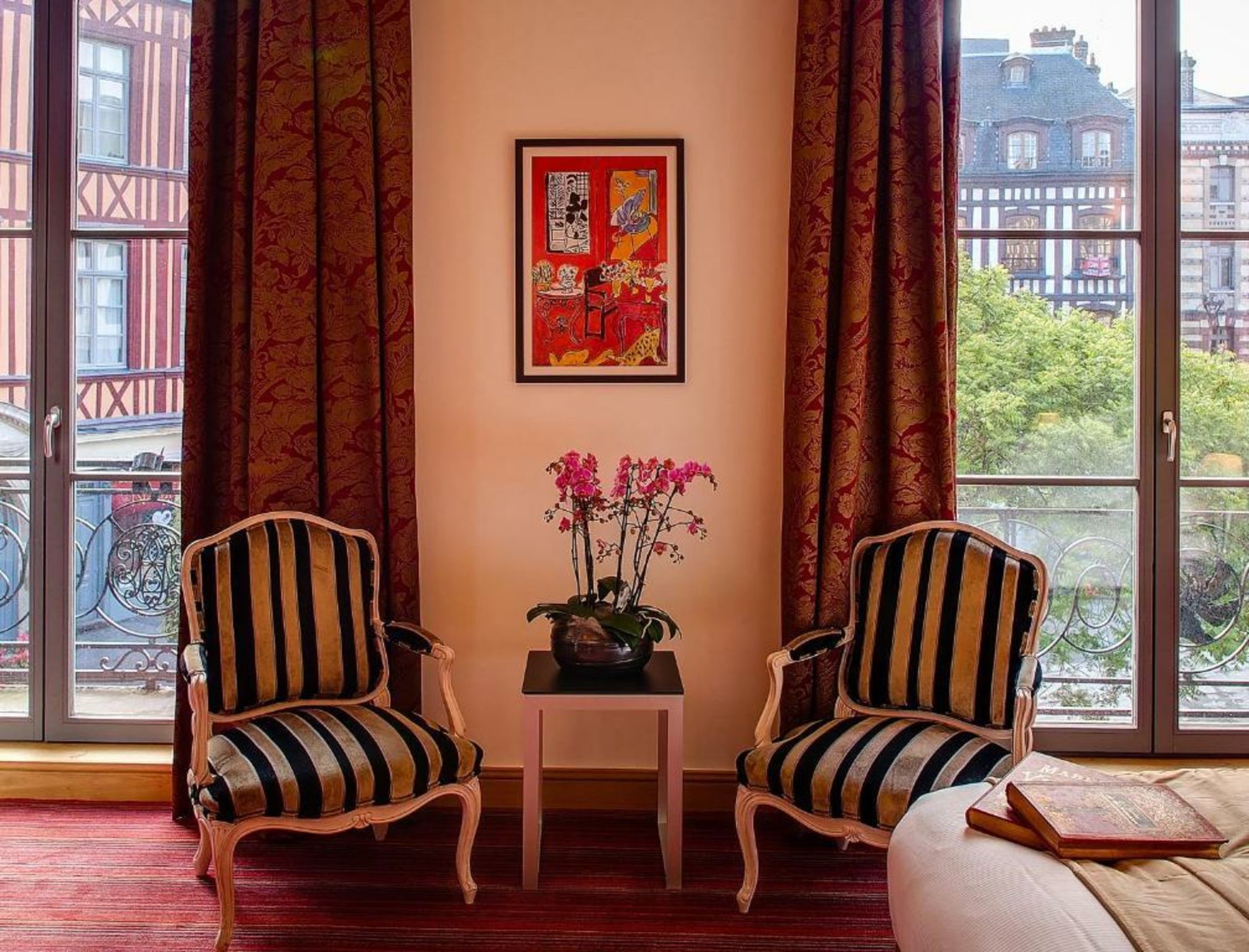 Hôtel de Bourgtheroulde, Autograph Collection