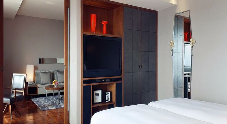 Les Suites Orient, Bund Shanghai