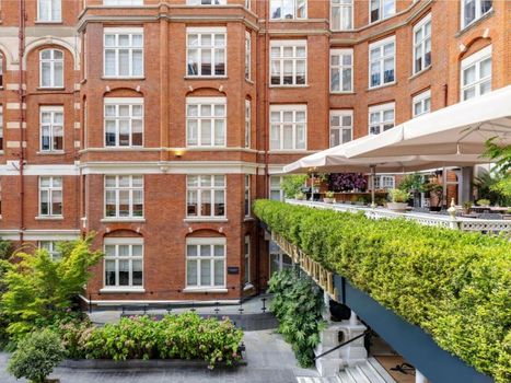 St. Ermin's Hotel, Autograph Collection