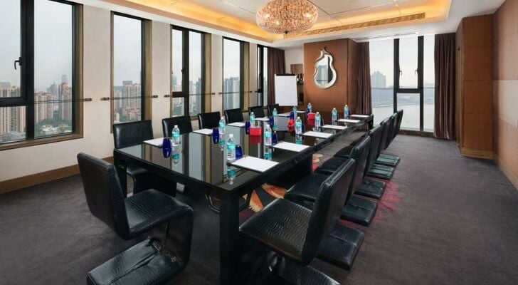 Hotel Indigo Shanghai On The Bund, an IHG Hotel