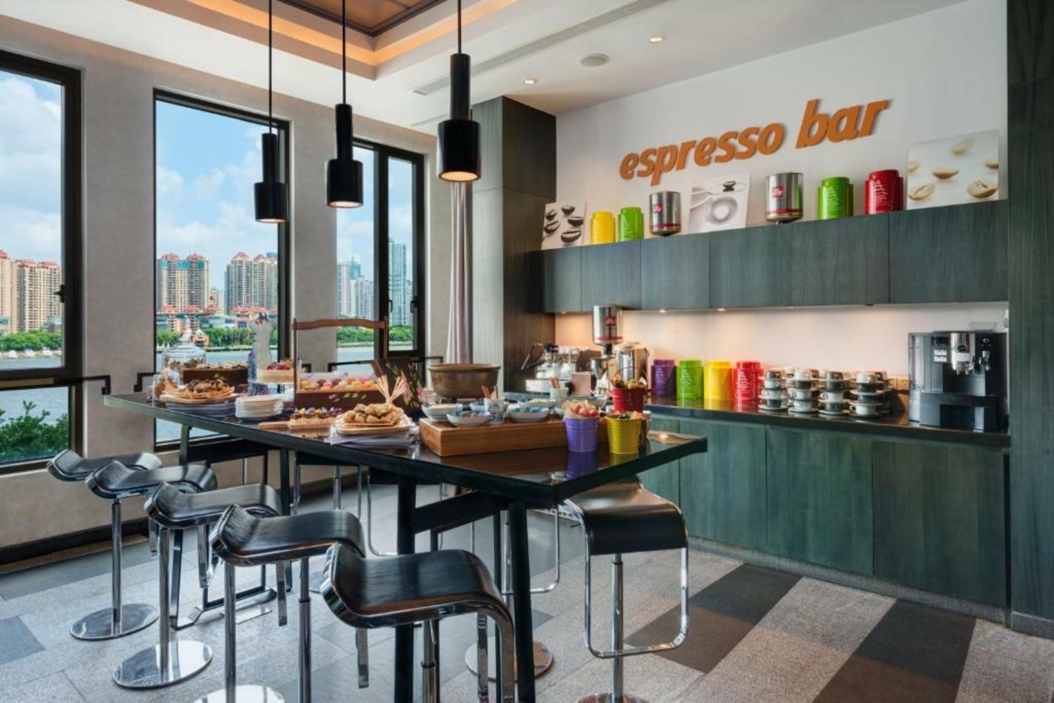 Hotel Indigo Shanghai On The Bund, an IHG Hotel